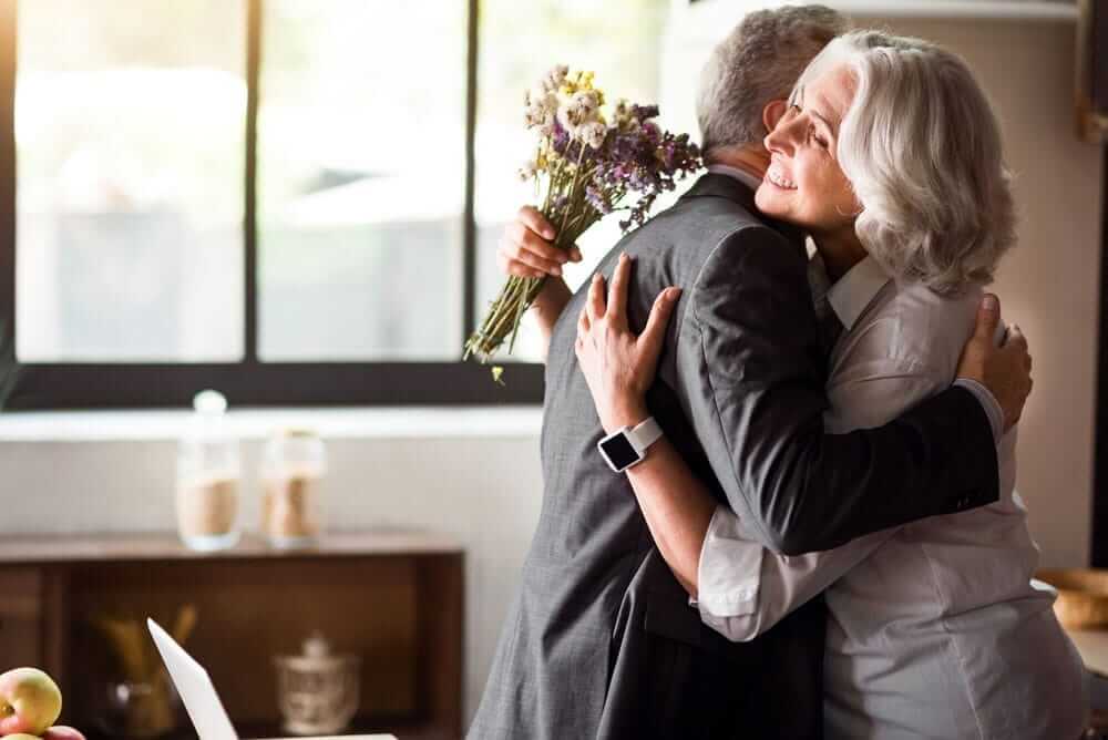 Wedding Gifts for Parents: Heartfelt Ways to Thank Those Who Raised You