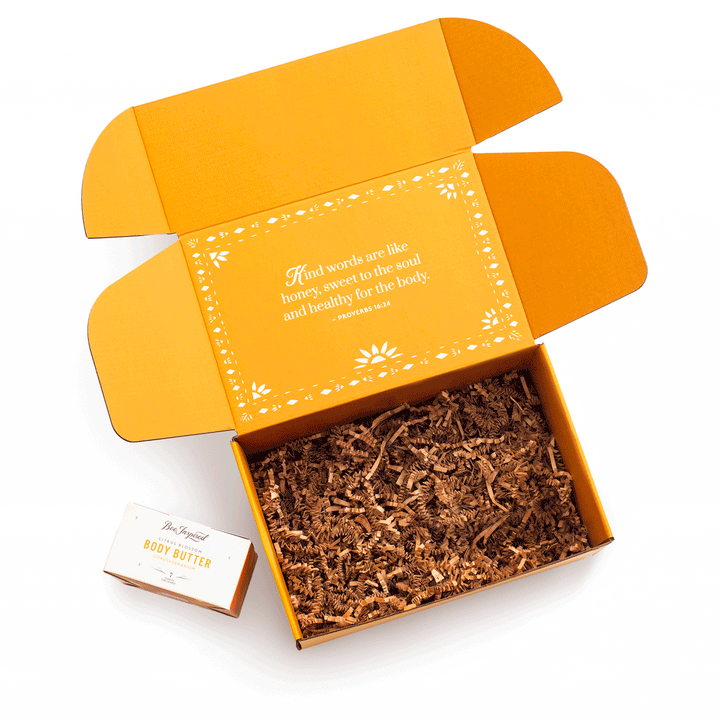 A short animation of the Citrus and Honey Body Bundle being packaged into its box 