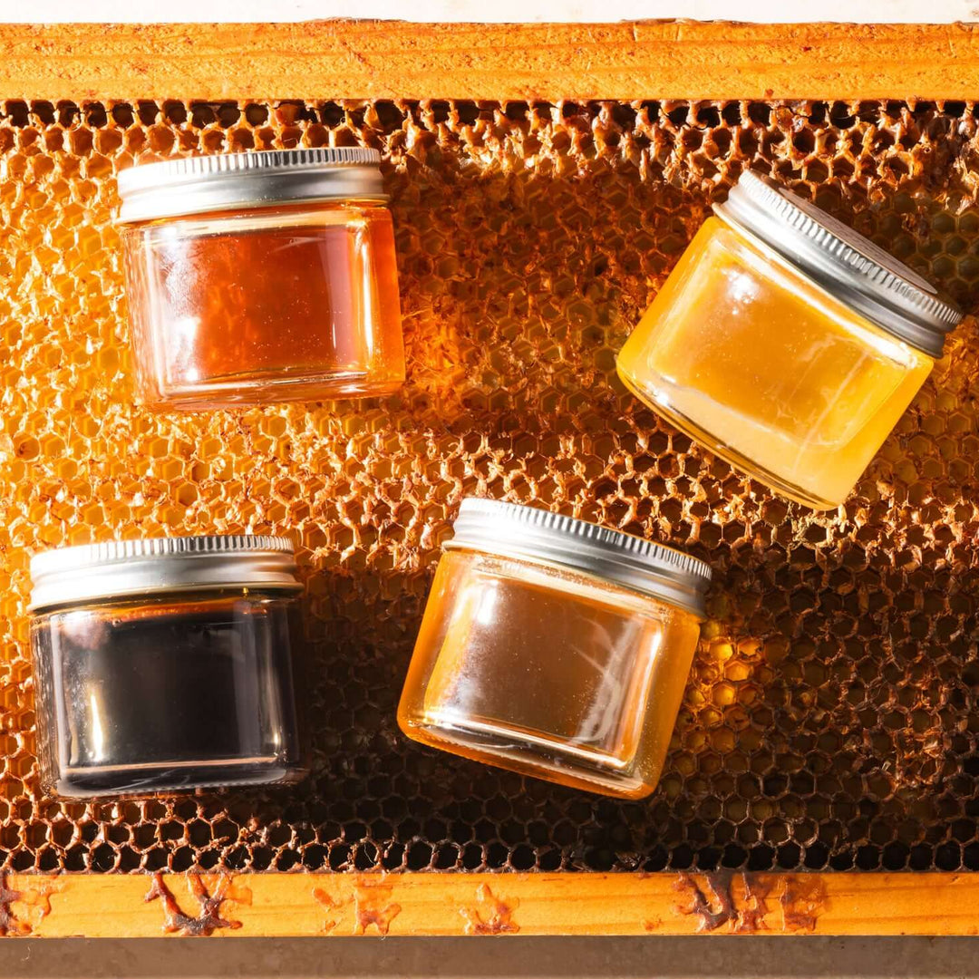 Honey gift set on hive frame 